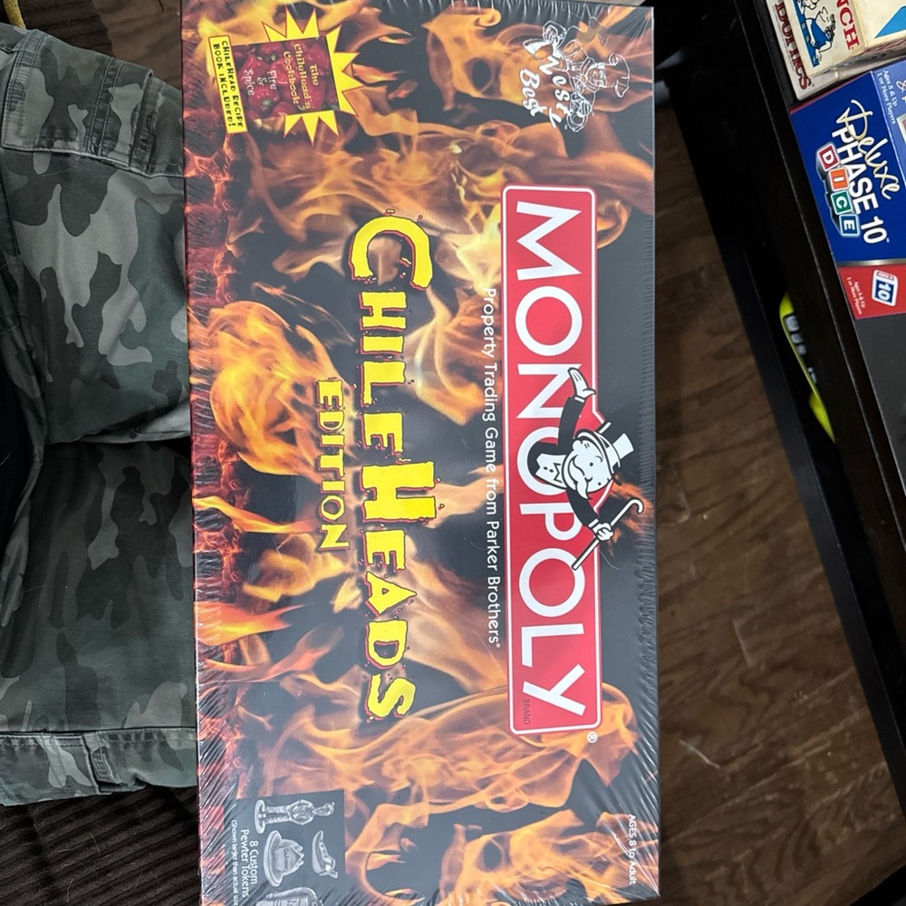 Monopoly Chile Heads Edition Board Game Family Game Night Fun! Factory Sealed